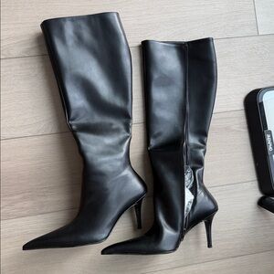 Elegant Black Knee-High Boots